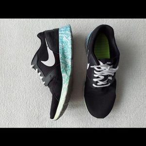 Nike Roshe Women’s